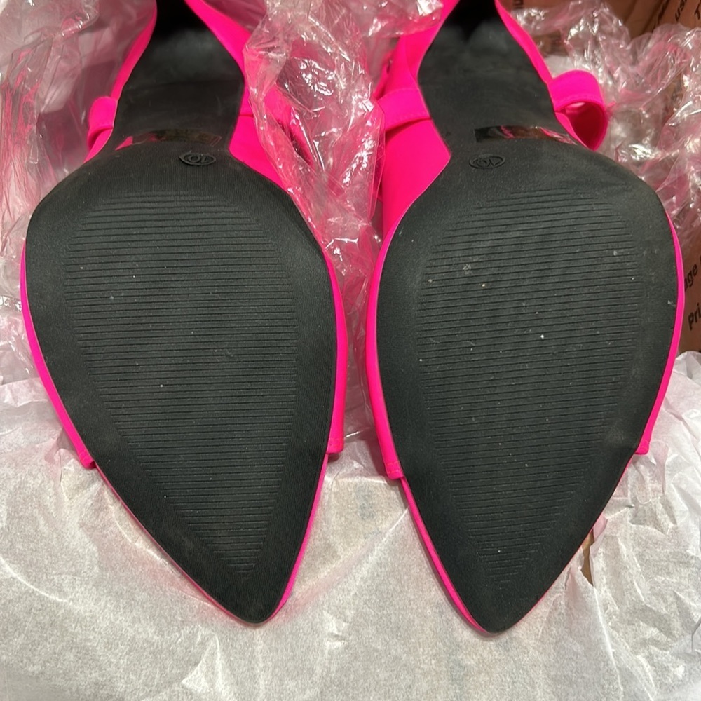 Neon pink pointy peep toe ankle bootie - Picture 6 of 7